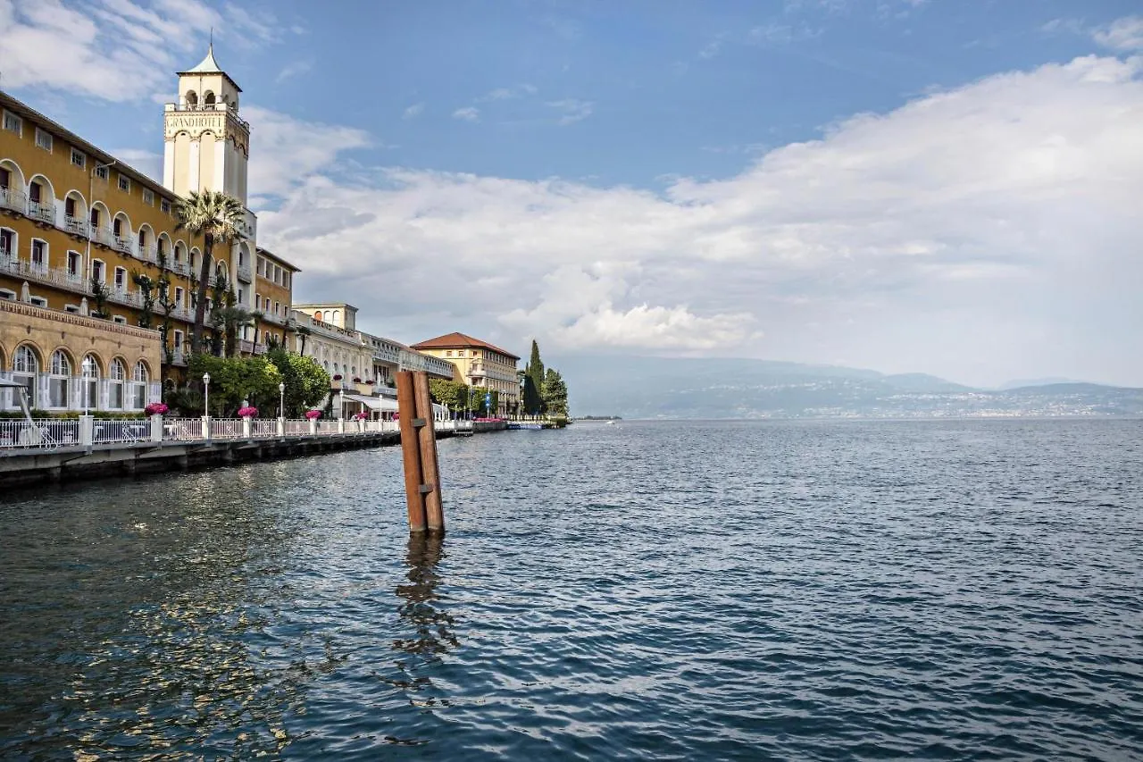 Le Pleiadi Merope Apartment Gardone Riviera Italy
